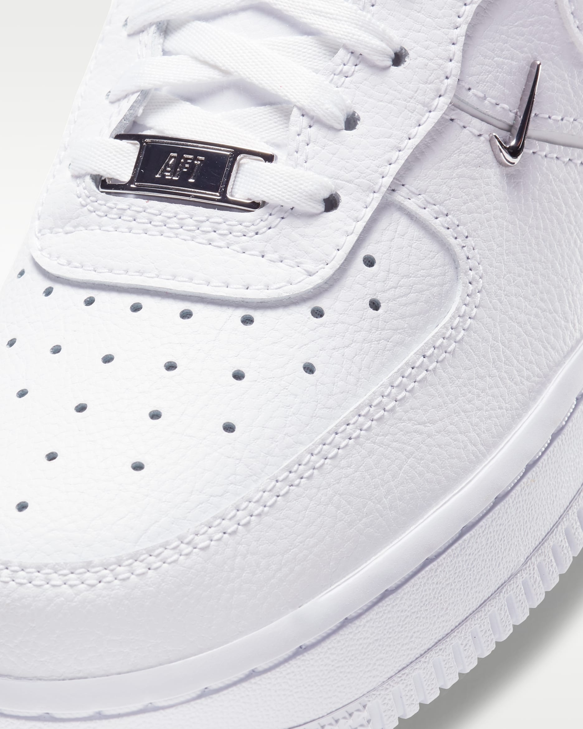 NIKE AIR FORCE 1 LX WHITE